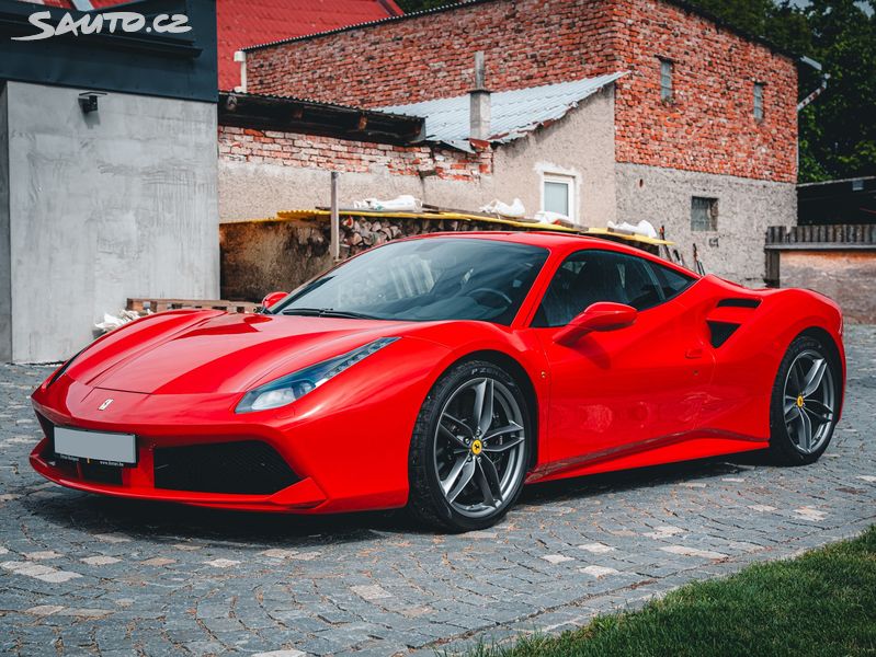 Ferrari 488, GTB